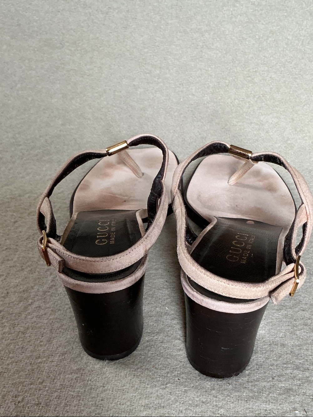 Gucci Beige Suede T-Strap Sandals with Gold Hardware - Picture 2 of 5